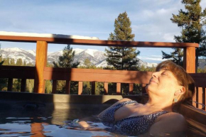 Hot Tub-Mountain View-Secluded-Entire Private Floor